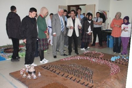 Başkan Posbıyık, savaşın panoramik maketlerini inceledi