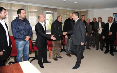 Başkan Tiryaki, Altındağ’da yanan çarşının esnafları ile görüştü