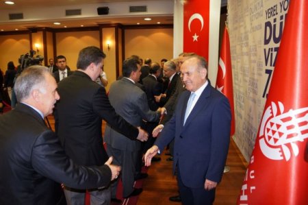 Başkan Topbaş, belediye çalışanlarıyla bayramlaştı