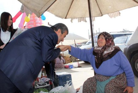 Başkan Tursun, Döşemealtı'nda kadın yöneticilerin Kadınlar Günü'nü kutladı