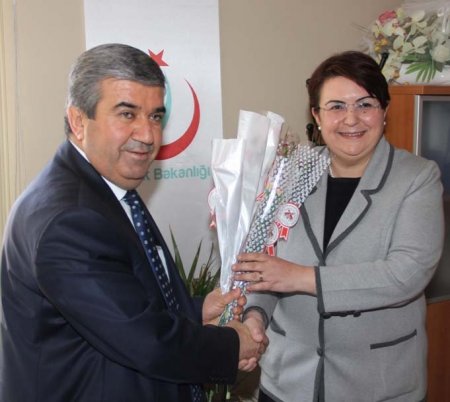 Başkan Tursun, Döşemealtı'nda kadın yöneticilerin Kadınlar Günü'nü kutladı