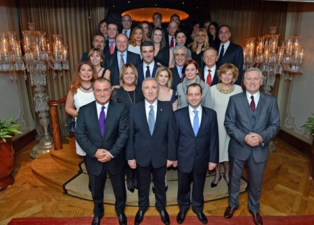 Başkan Ünal Aysal'dan yönetim, Arıboğan ve Terim'e yemek