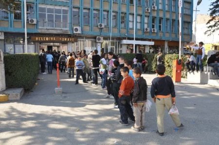 Başkan Vidinel'den Çocuklara Bayram Harçlığı