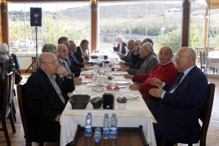 Başkan Yaşar, emekli bürokratlarla buluştu