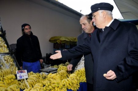 Başkan Yaşar, Şentepe Pazarı'nı gezdi