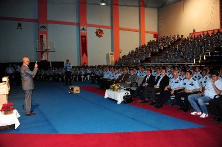 Başkan Yılmaz, polis adaylarıyla deneyimlerini paylaştı