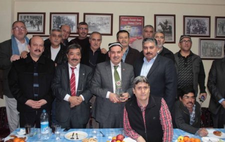 Başkan Zenbilci Türkistan pilavı dağıttı