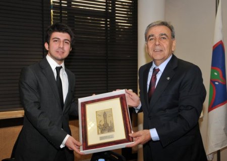Başkan’dan Gençlere 3 Altın Öğüt: Kendinizi İyi Yetiştirin, Sevdiğiniz İşi Yapın Ve Sabırla Dinleyin