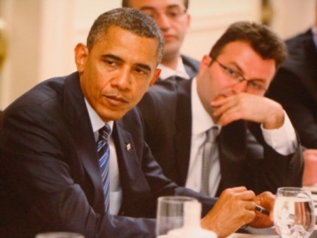 Başkan’ın ekibi seçim zaferini baklava ile kutladı