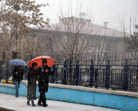 Başkent, Yeni Yılın İlk Gününde Beyaza Büründü