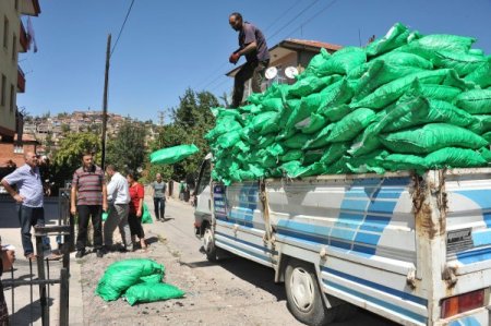 Başkent'te 85 bin aileye Büyükşehir'den kömür yardımı
