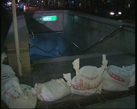 Başkent'te Ankaray Ve Metroda Sele Karşı Kum Torbalı Tedbir
