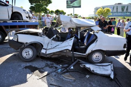Başkent'te İki Ayrı Kazada 1'i Ağır 5 Kişi Yaralandı