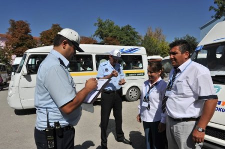 Başkent'te okul servis araçlarına sıkı denetim