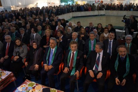 Başkent'te rekor için horon tepiyorlar