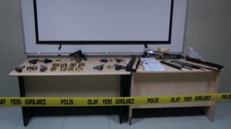 Başkent'te silahlı gasp çetesine baskın: 8 gözaltı