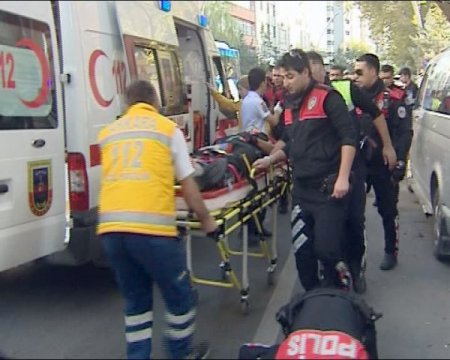 Başkent'te Yunus motosikleti kaza yaptı: 2 polis yaralı