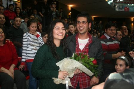 Basketbol maçında tribünden evlilik teklifi yaptı