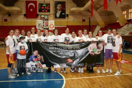 Basketleri kansersiz yaşam için attılar
