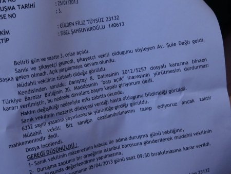 Başörtülü avukat ilk kez duruşmaya katıldı