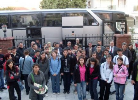 Başörtüsü Olduğu Gerekçesiyle Gezi Otobüsünden İndirilen Lise Öğrencisi Geri Döndü