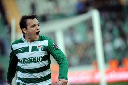 Batalla, takımını sırtlamaya devam ediyor