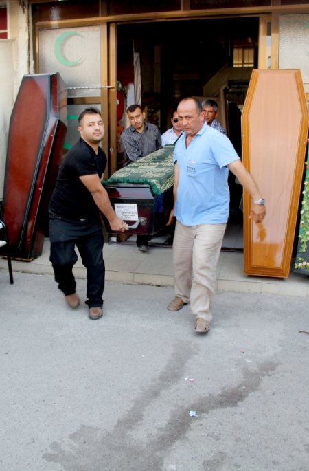 Batan teknede ölen Iraklı kaçakların cenazeleri gönderildi