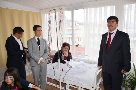 Batı Akdeniz'in en büyük talasemi ve fizik tedavi merkezi Finike'de açıldı