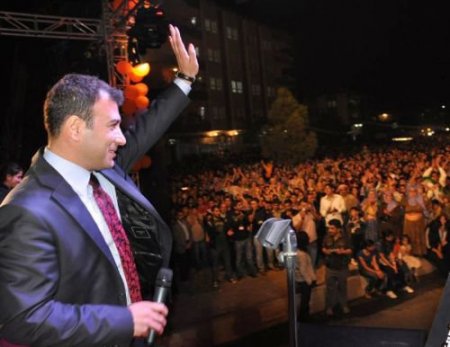 Batman Belediye Başkanı Nejdet Atalay'a Kürtçe Konuşmaktan Hapis Cezası