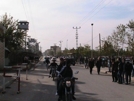 Batman Cezaevi'nde durumu kritik mahkumlar, hastaneye kaldırılıyor