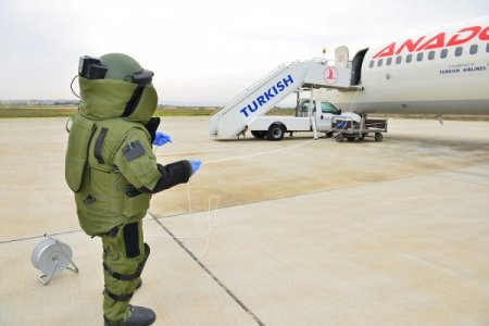 Batman Havalimanı’nda gerçeği aratmayan tatbikat