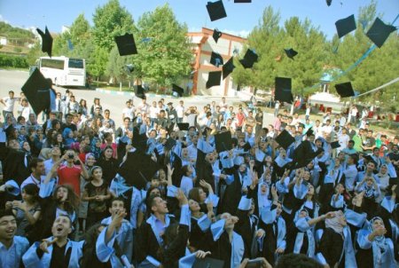 Batman Üniversitesi’nde Mezuniyet Coşkusu