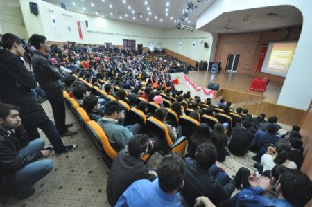 Batman Üniversitesi'nde 'Süryani Toplumu ve Kimlik Sorunu' ele alındı