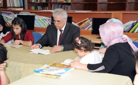 Batman'da 7'den 77'ye herkes kitap okuyor