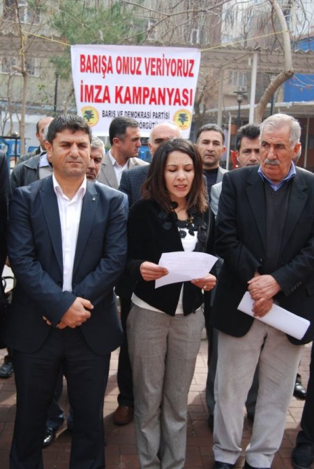 Batman’da 'Barışa Omuz Veriyoruz' imza kampanyası başladı