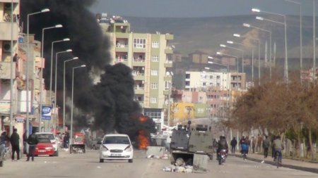 Batman'da BDP'lilerden basın açıklamalı protesto