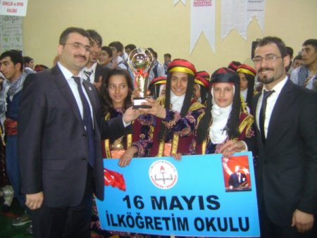 Batman’da Halk Oyunları Yarışması Çekişmeli Geçti