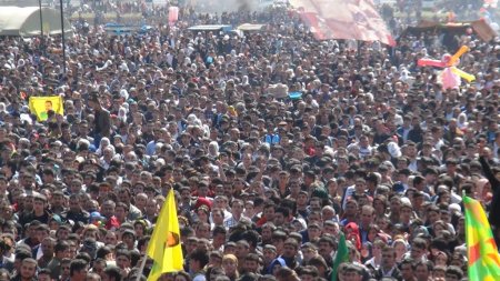 Batman’da Nevruz bayram havasında kutlanıyor (2)