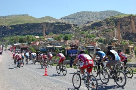 Batman'da pedallar kardeşlik için döndü