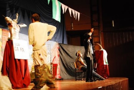 Batman'da Perdeler Türkçe Ve Kürtçe Açıldı