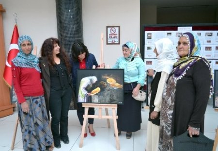 Batman'da tandır konulu fotoğraf sergisi açıldı