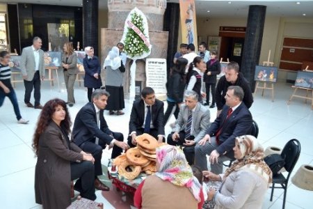 Batman'da tandır konulu fotoğraf sergisi açıldı