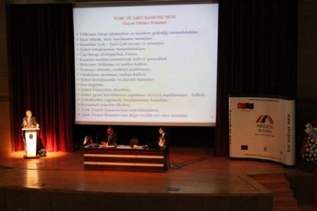 Batman’da Türk Ticaret Kanunu paneli ilgi gördü