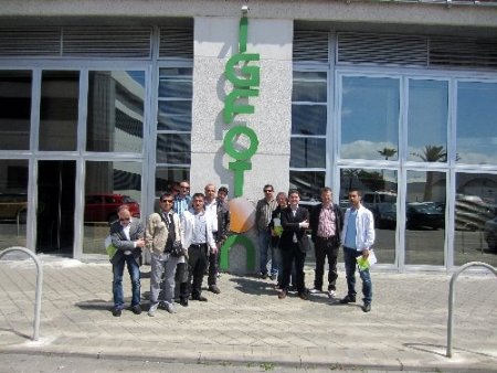 Batman'dan 12 kişilik heyet güneş tarlalarını incelemek için İspanya’ya gitti