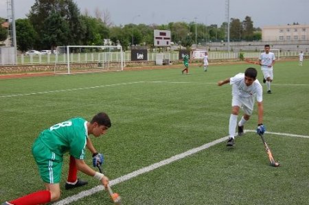 Batmanlı kızların hokey merakı