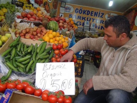 Batmanlı manav SMS'le ürününü tanıtıp SMS'le sipariş alıyor