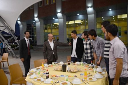 Batmanlı vekil, bir maaşını üniversite öğrencilerine bağışladı