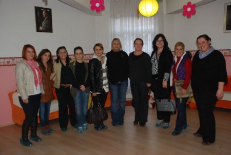 Bayan gazetecilerden anlamlı ziyaret