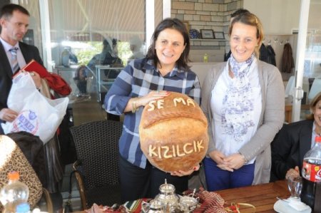 Bayan Kızılcık Vakfıkebir'de incelemelerde bulundu