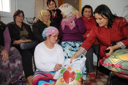 Bayan Kızılcık Vakfıkebir'de incelemelerde bulundu